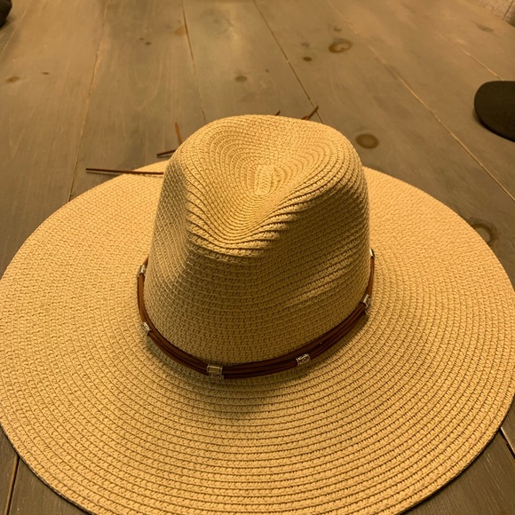 Large brim straw hat - Picture 4 of 4
